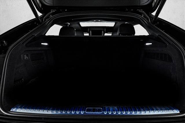 Certified 2025 Audi Q8 Prestige image 6