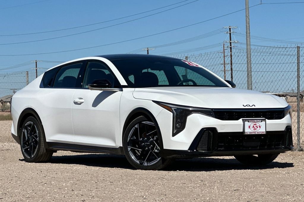 Used 2025 Kia K4 GT-Line w/ GT-Line Premium Package image 2