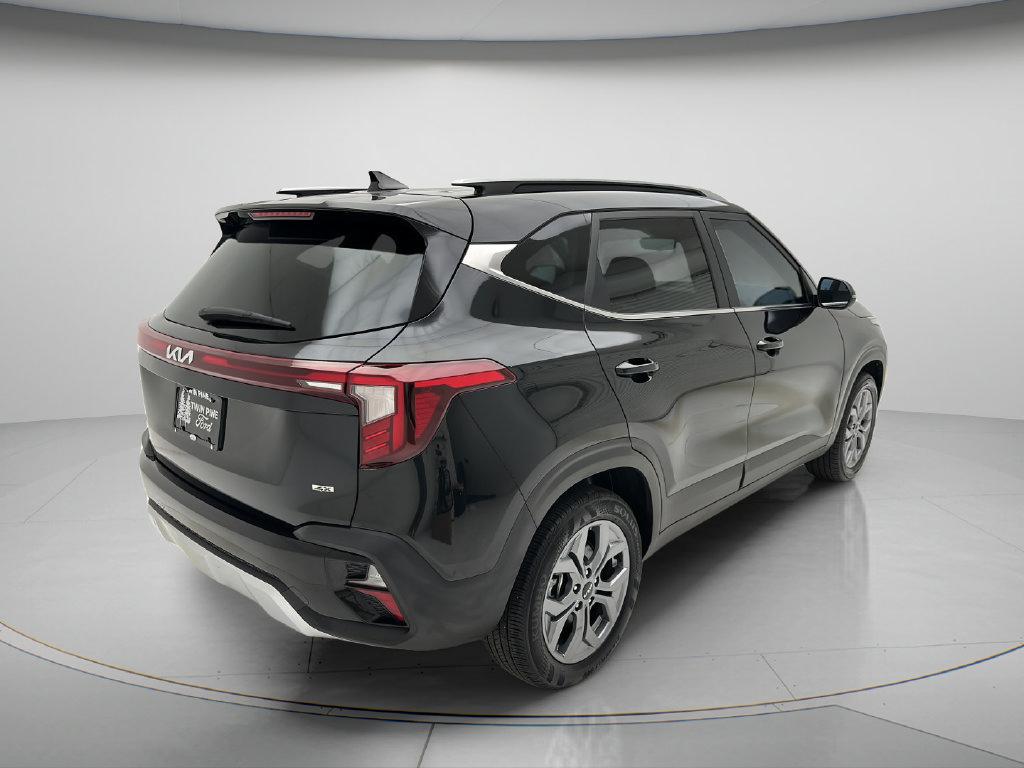 Used 2024 Kia Seltos S AWD/4WD image 4