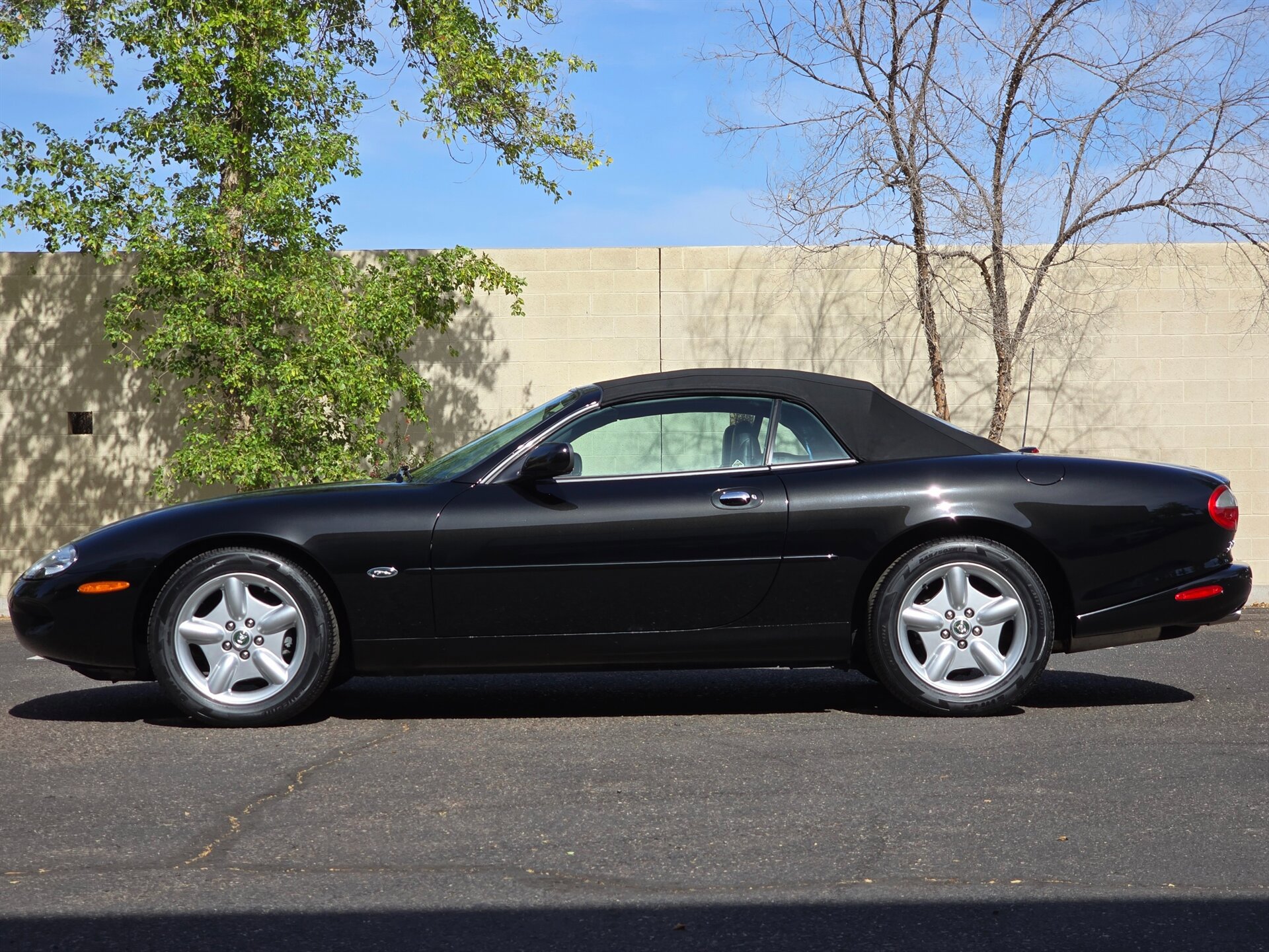 Used 1998 Jaguar XK8 Convertible RWD image 8