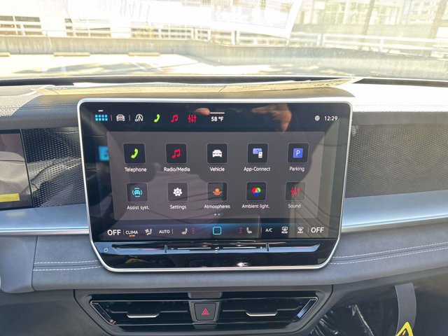 New 2026 Volkswagen Tiguan SE R-Line FWD image 25