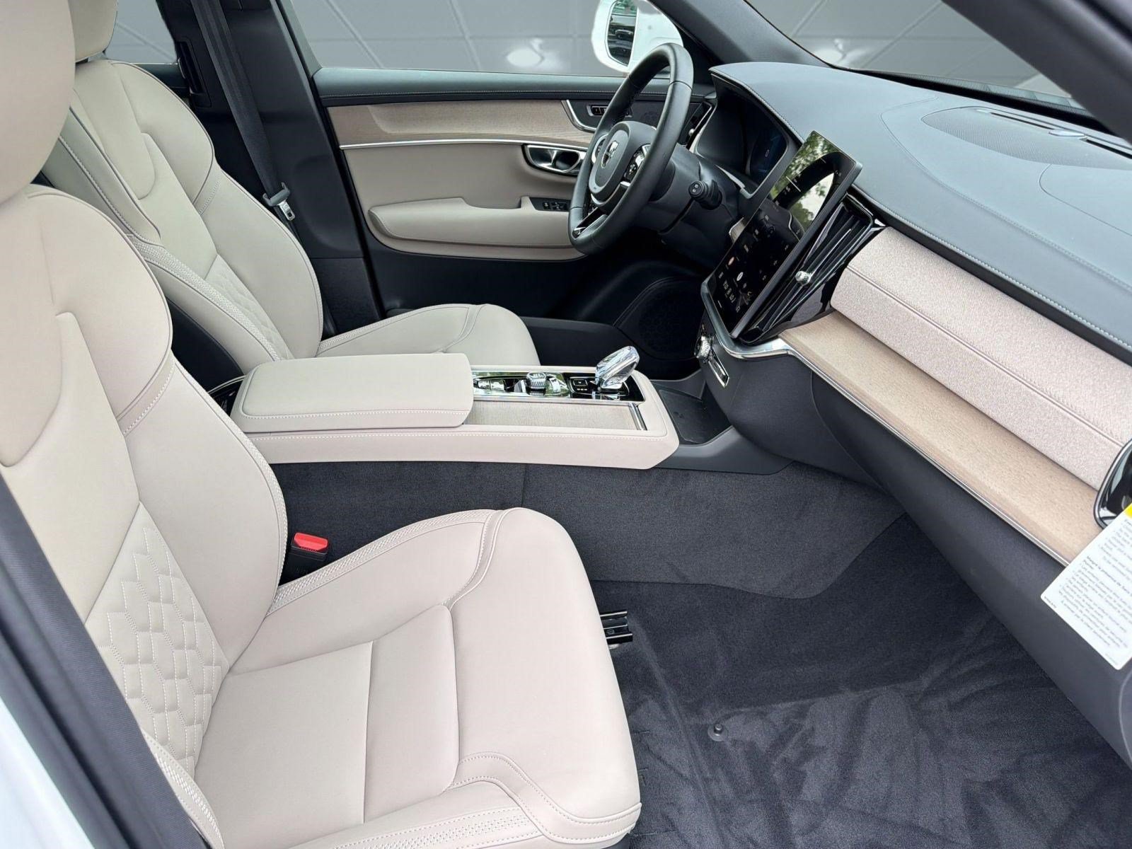 New 2026 Volvo XC90 B6 Plus w/ Protection Package AWD/4WD image 30