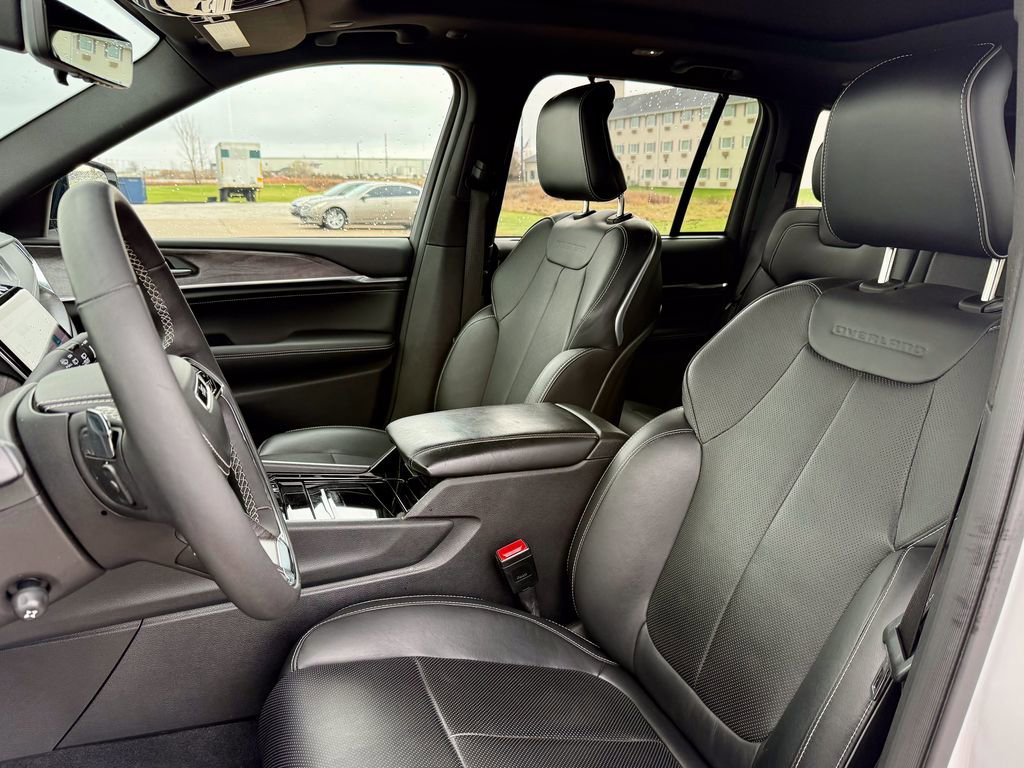 Used 2023 Jeep Grand Cherokee Overland w/ Luxury Tech Group IV image 10