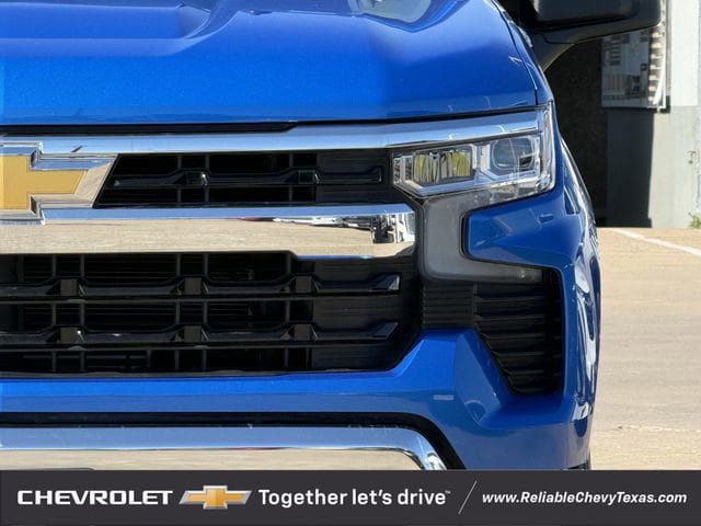 Used 2025 Chevrolet Silverado 1500 LT w/ Texas Edition Plus RWD image 4