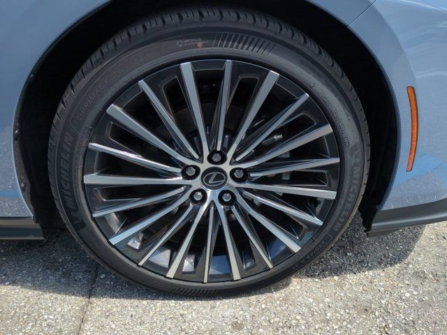New 2026 Lexus ES 350e FWD image 10