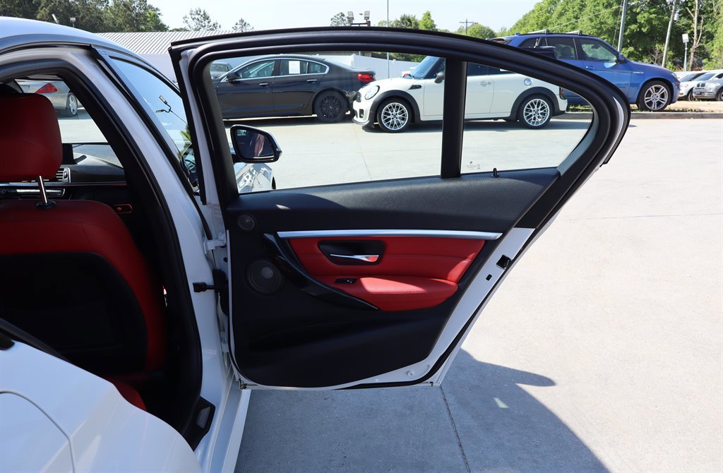 Used 2016 BMW 340i xDrive Sedan image 40