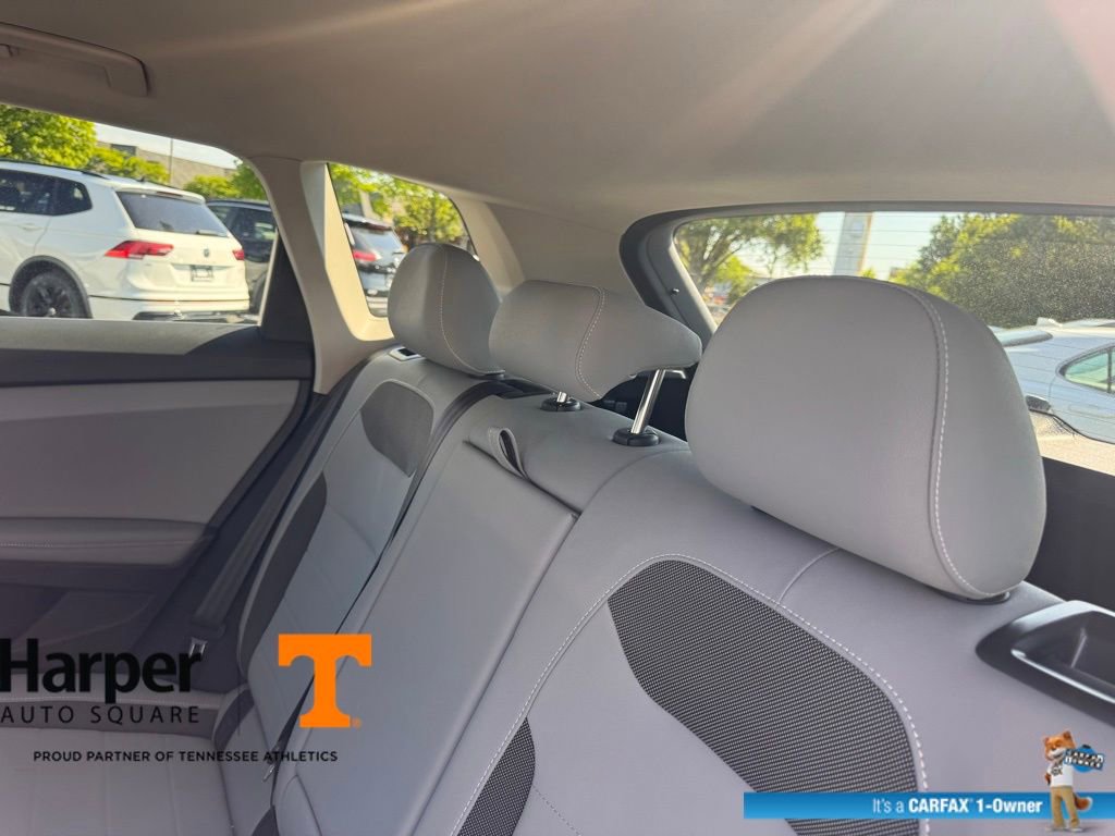 Used 2024 Volkswagen Taos SE FWD image 9