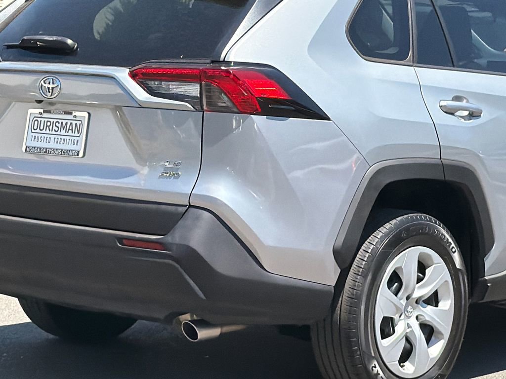 Used 2019 Toyota RAV4 LE w/ All Weather Liner Package AWD/4WD image 7