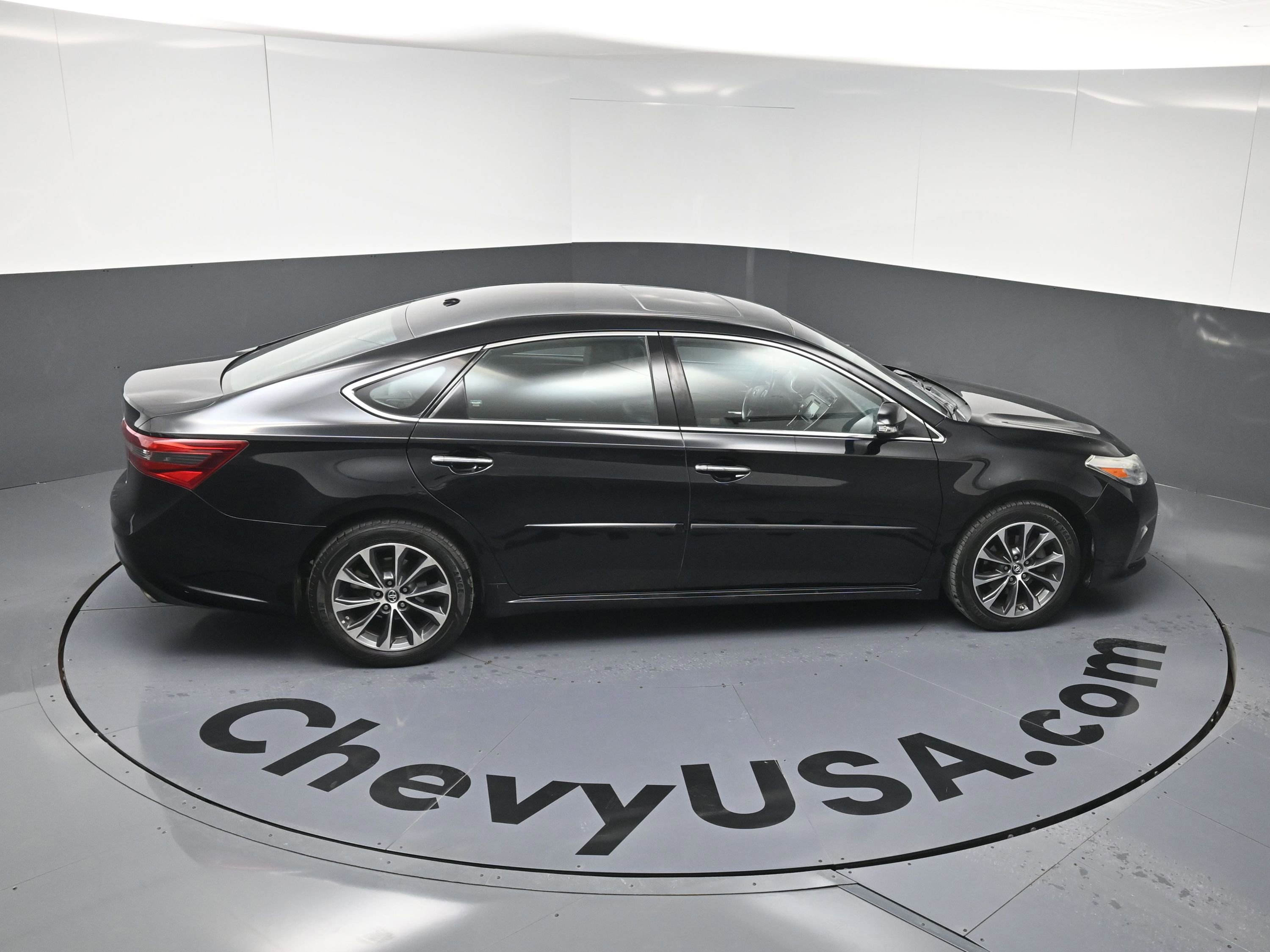 Used 2016 Toyota Avalon XLE Premium image 34