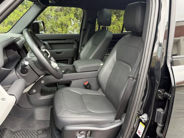 Used 2023 Land Rover Defender 130 SE image 13