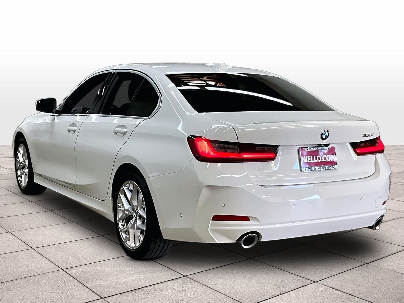 Used 2025 BMW 330i Sedan w/ Convenience Package RWD image 15