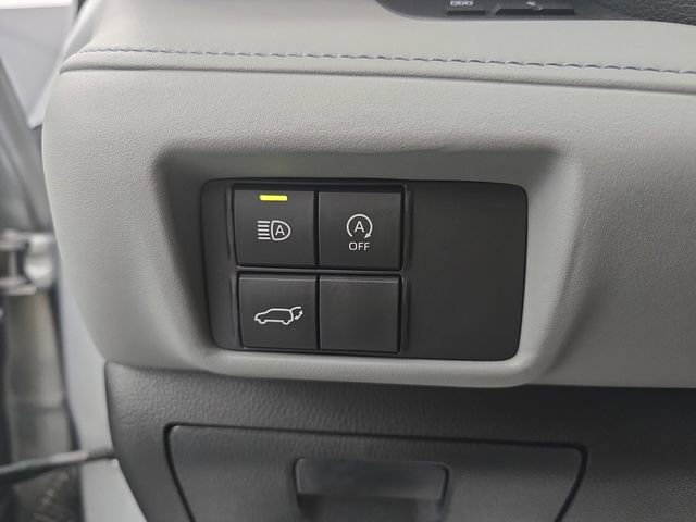 Used 2024 Toyota Highlander LE image 37