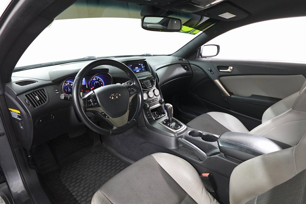 Used 2016 Hyundai Genesis 3.8 image 11