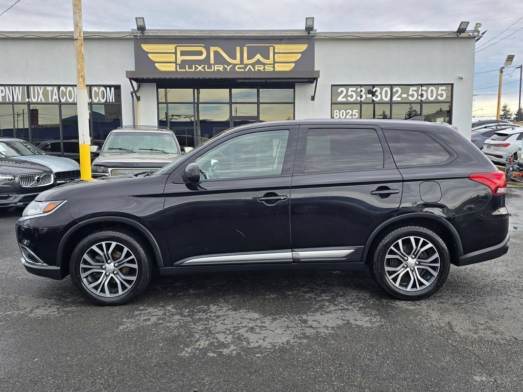 Used 2018 Mitsubishi Outlander ES FWD image 11
