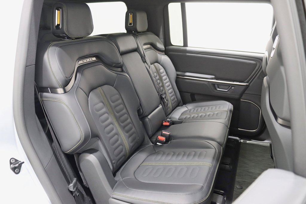 Used 2025 Rivian R1S Adventure image 27