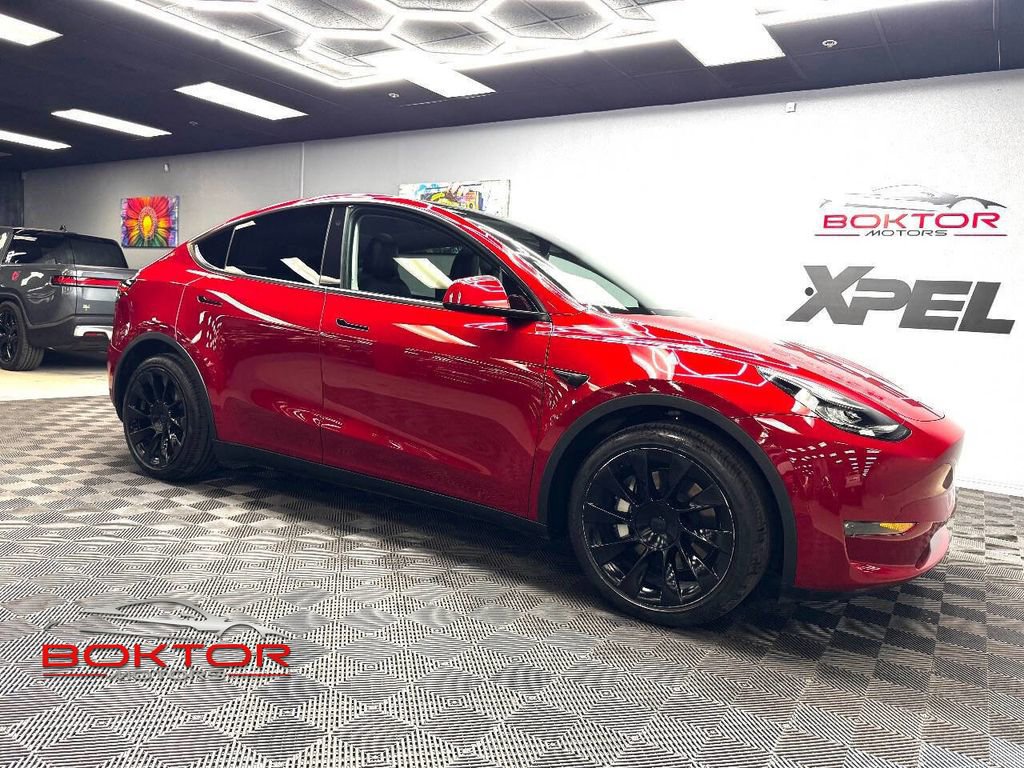 Used 2021 Tesla Model Y Long Range image 1