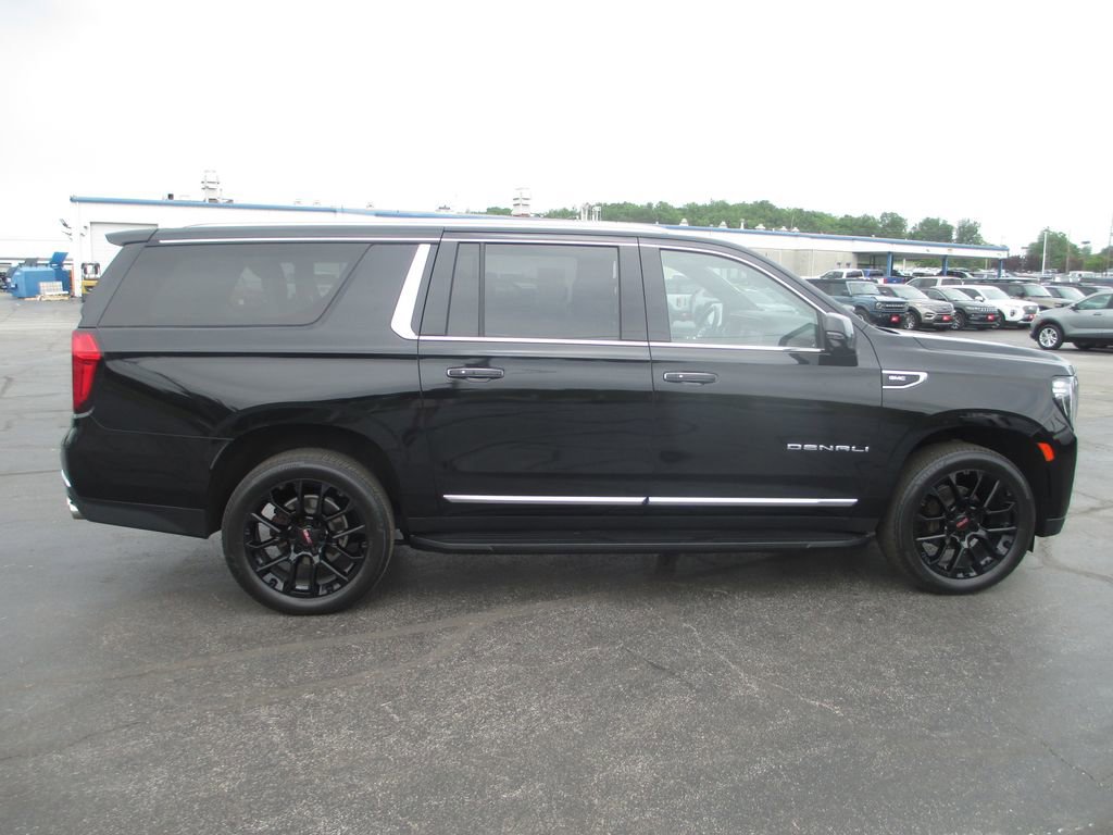 Used 2023 GMC Yukon XL Denali w/ Max Trailering Package AWD/4WD image 5