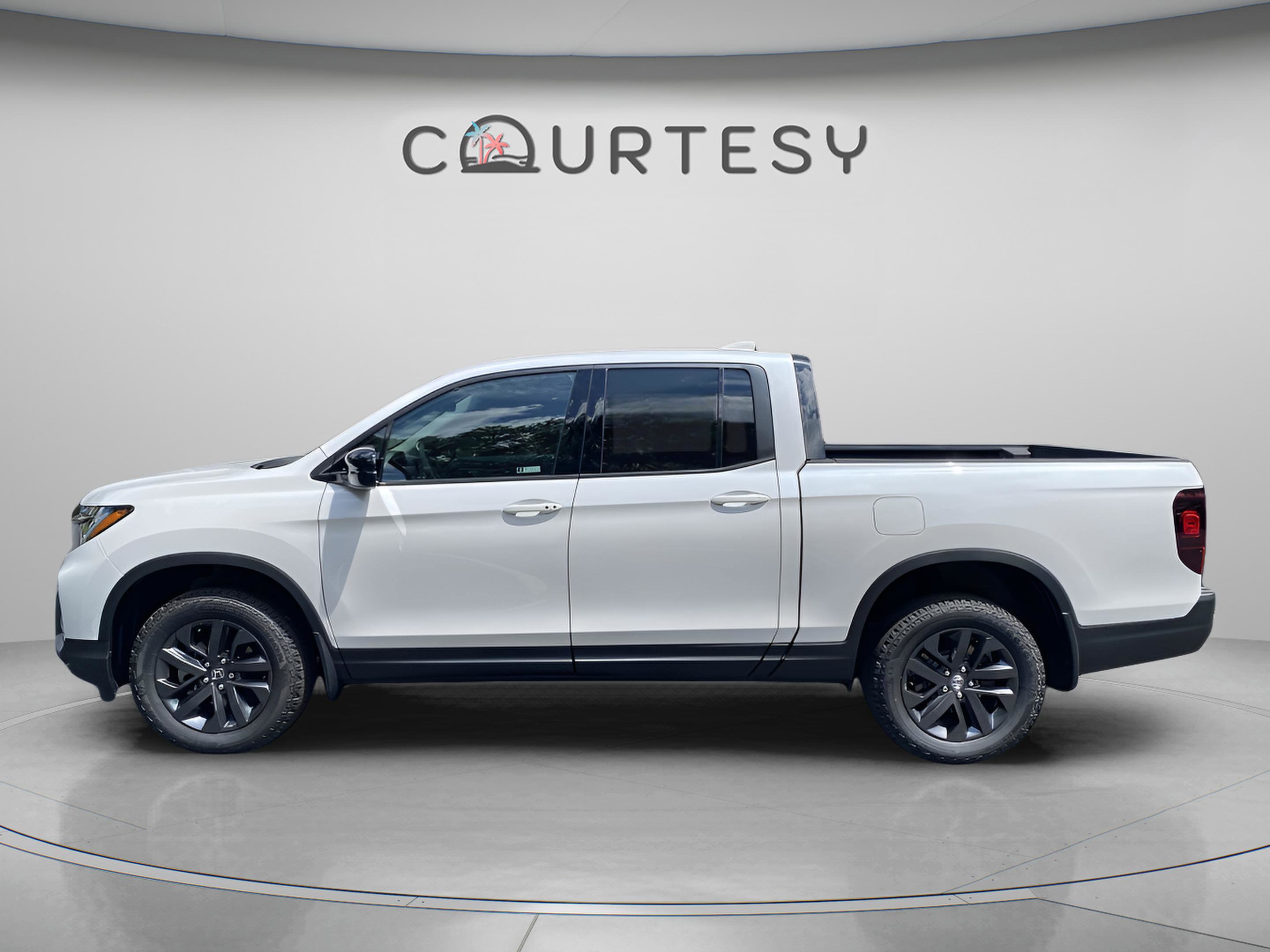 Used 2023 Honda Ridgeline Sport image 4