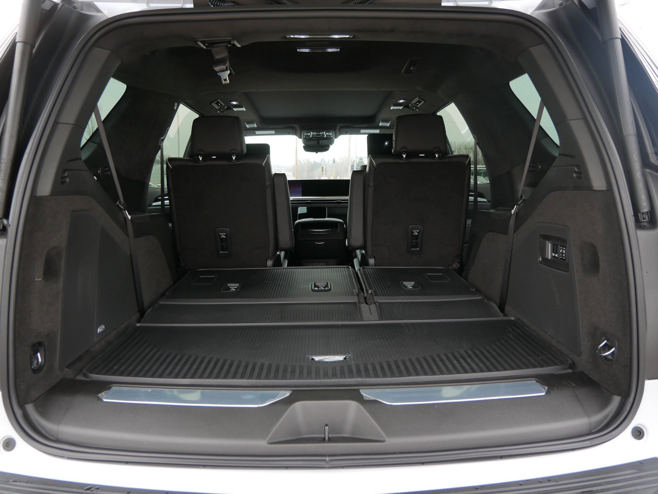 New 2026 Cadillac Escalade Platinum Sport w/ LPO, ONYX Package image 16