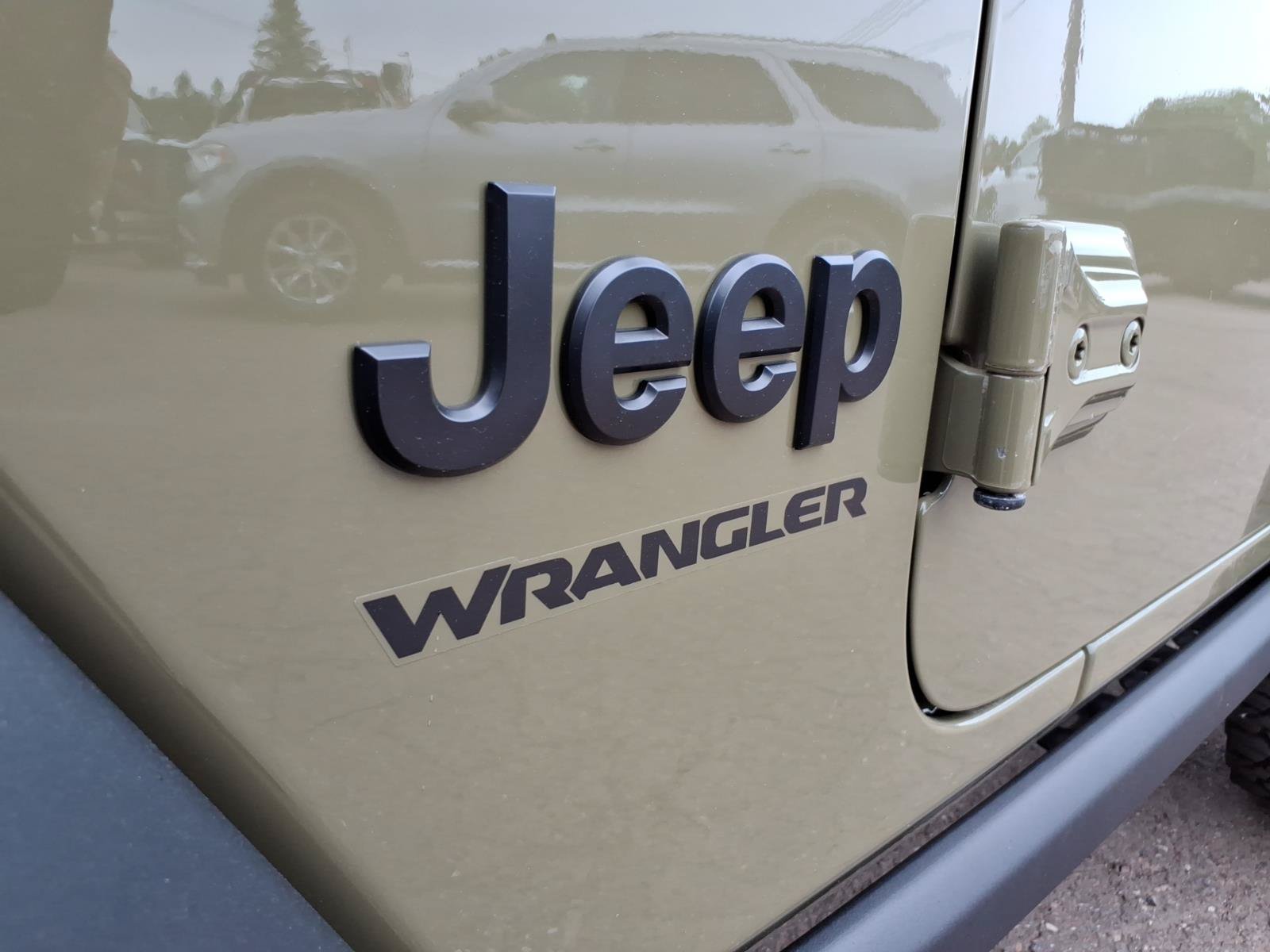 Used 2025 Jeep Wrangler Sport AWD/4WD image 9