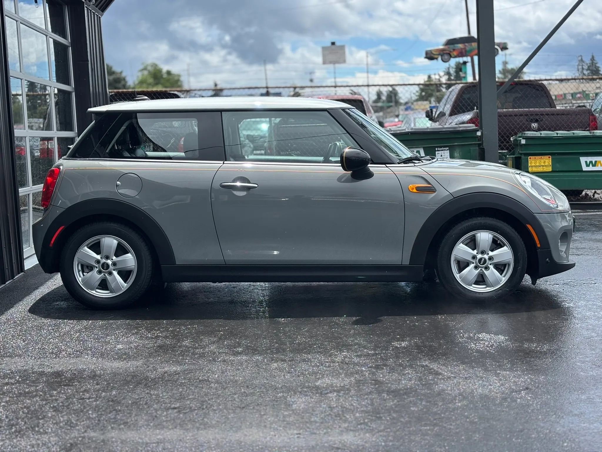 Used 2015 MINI Cooper 2-Door Hardtop FWD image 5