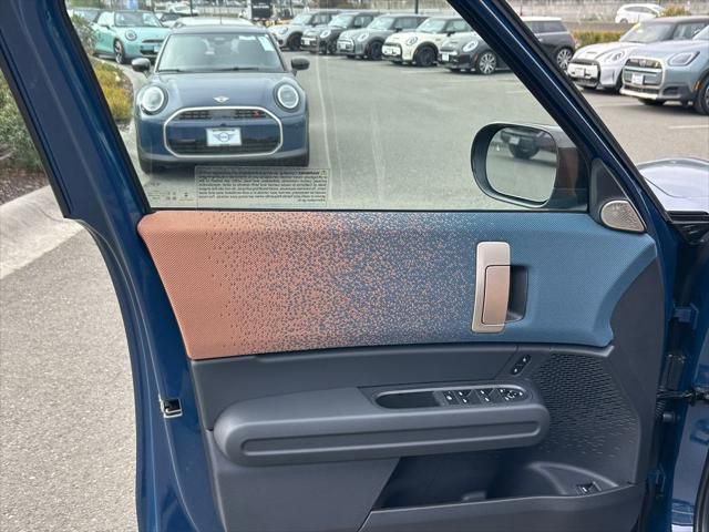 New 2025 MINI Cooper Countryman SE w/ Comfort Package Max image 11