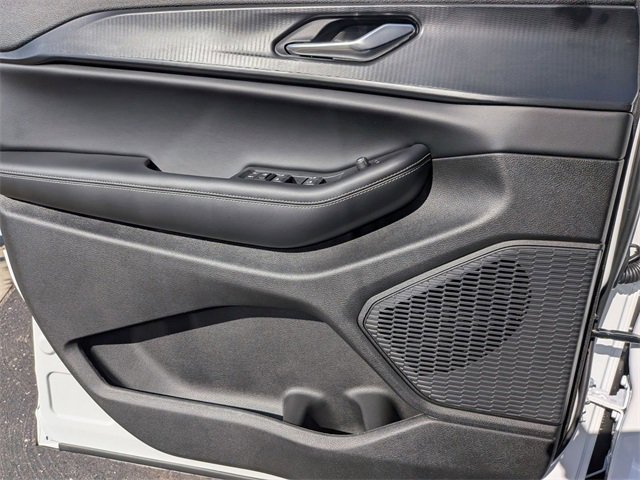 New 2025 Jeep Grand Cherokee Altitude image 15