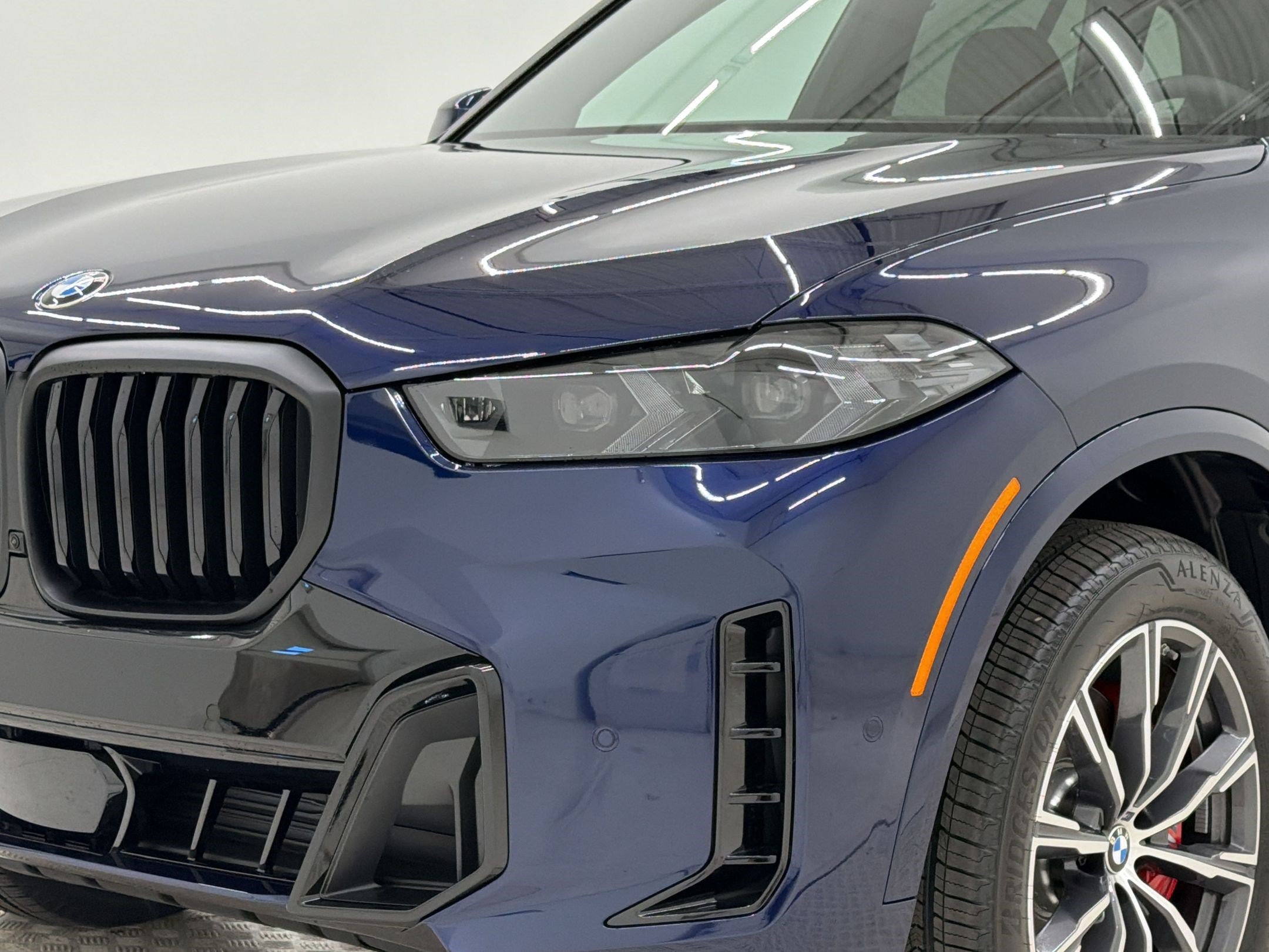 New 2026 BMW X5 xDrive40i w/ M Sport Package AWD/4WD image 12