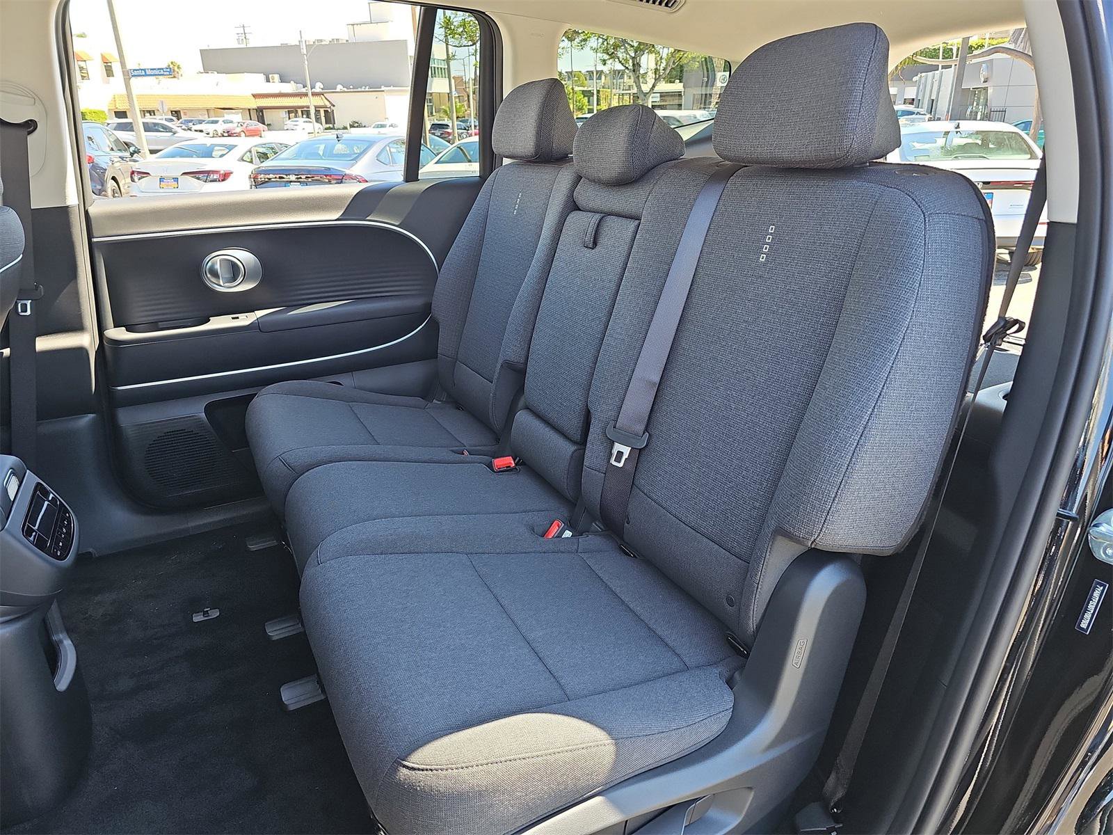 New 2026 Hyundai Ioniq 9 SE image 16