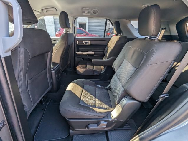 Used 2023 Ford Explorer XLT RWD image 18