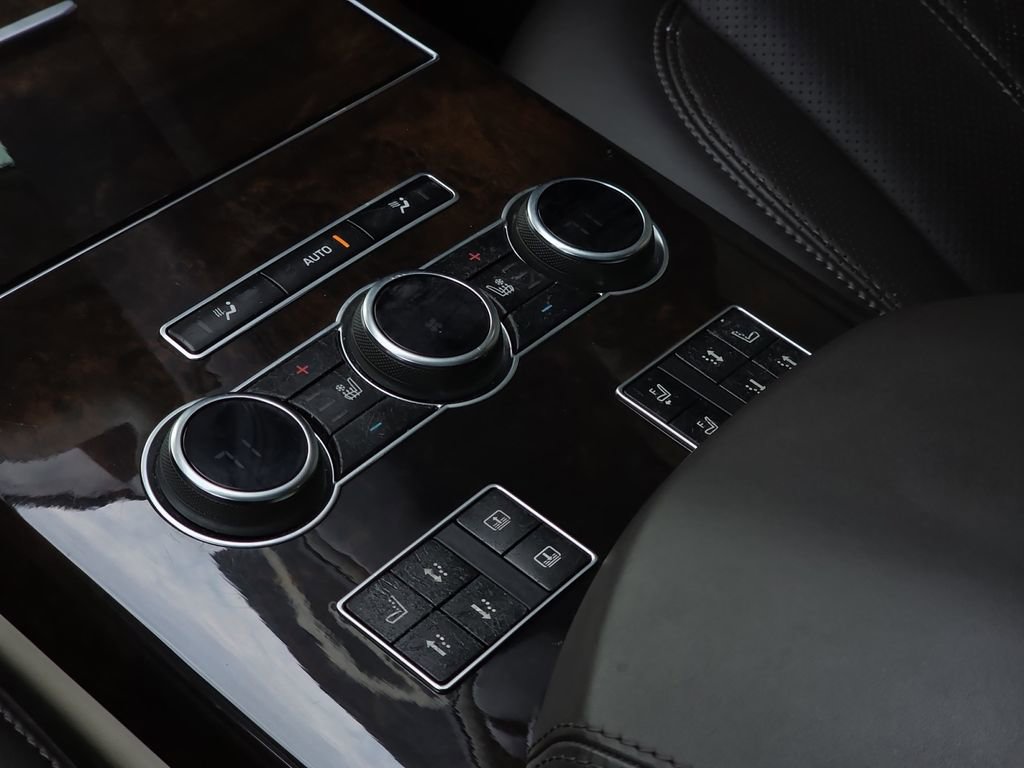 Used 2014 Land Rover Range Rover Autobiography image 16