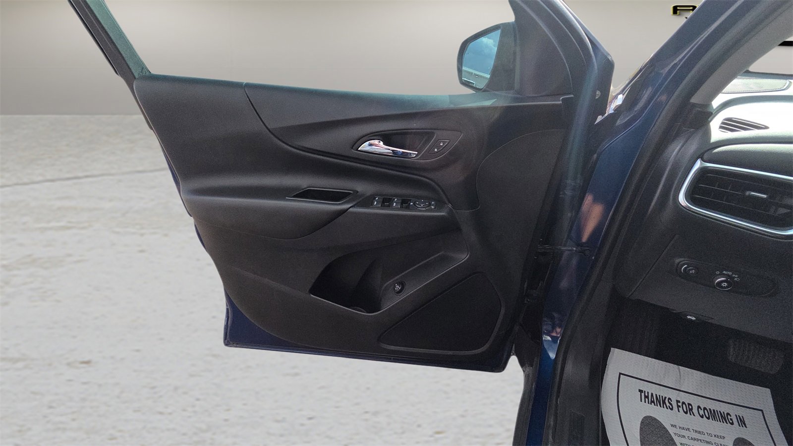 Used 2022 Chevrolet Equinox LT image 36