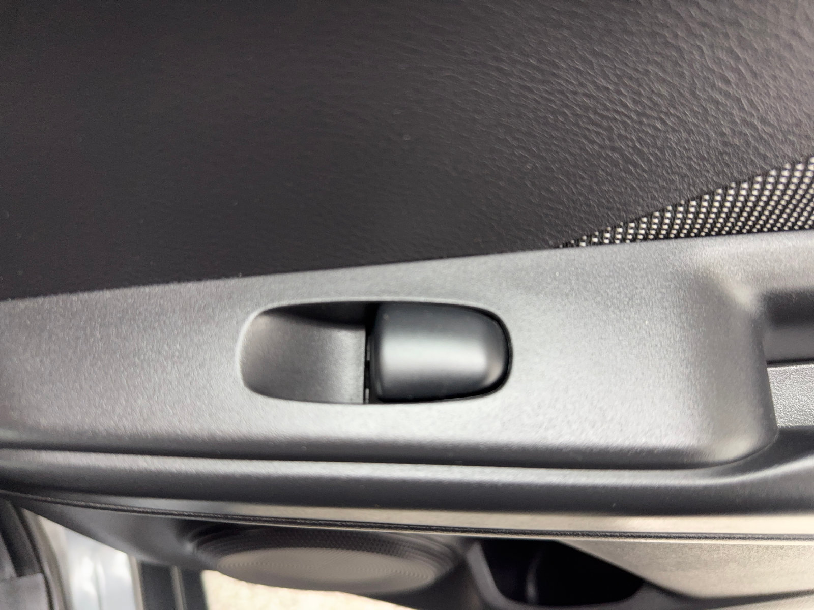 Used 2020 Nissan Kicks S FWD image 38