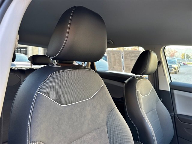 Certified 2023 Volkswagen Taos SE image 18