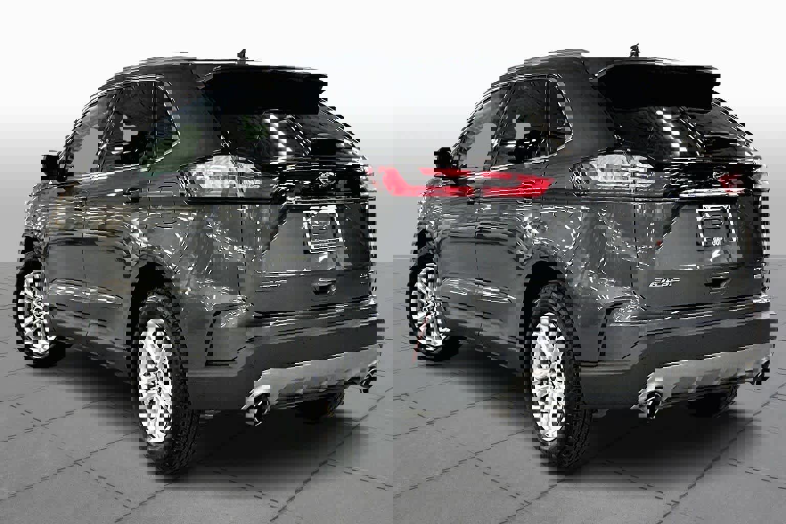 Used 2020 Ford Edge SEL w/ Convenience Package image 11