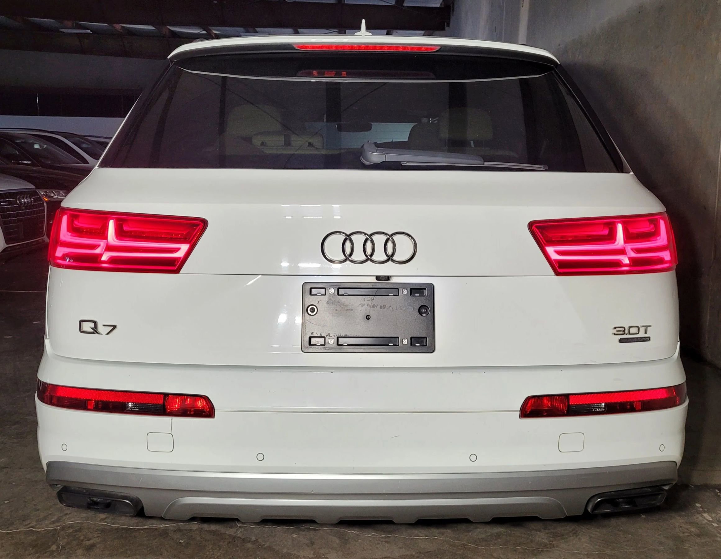 Used 2017 Audi Q7 3.0T Premium image 11