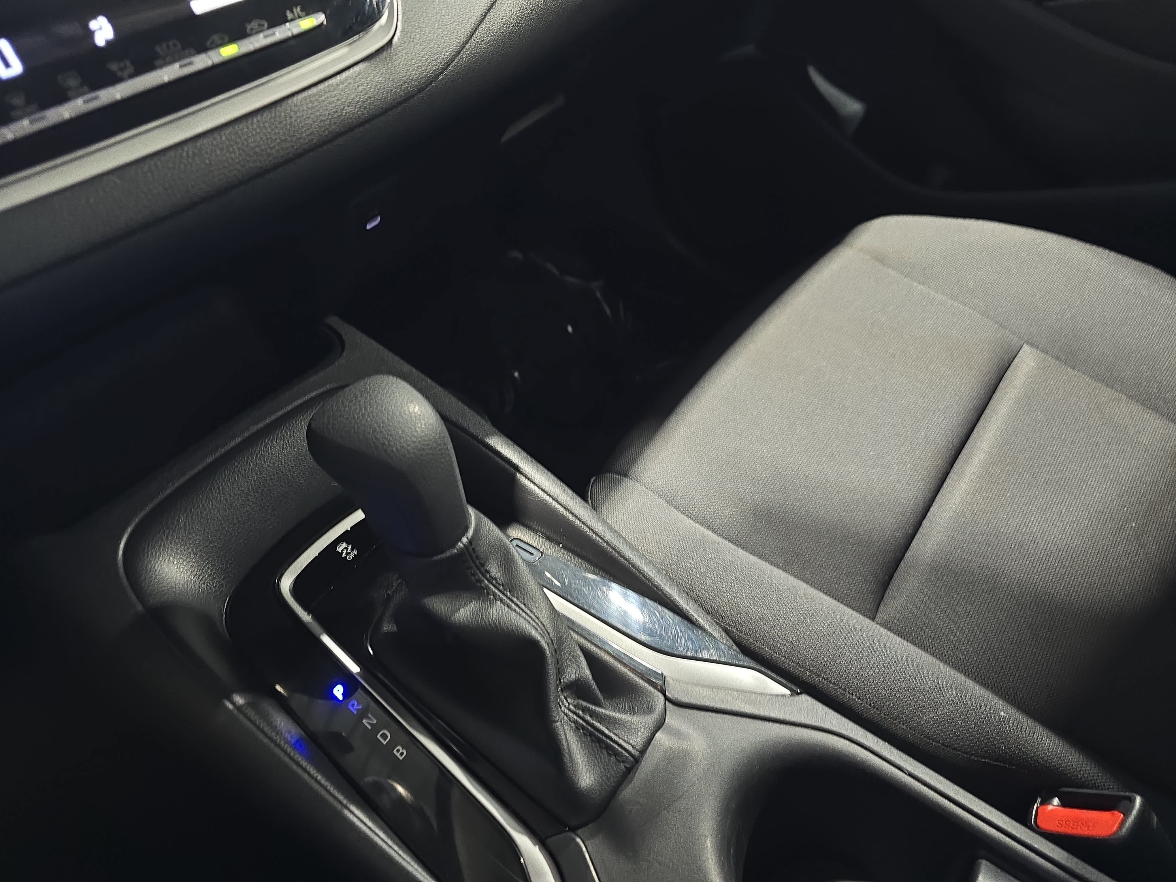 Used 2025 Toyota Corolla LE FWD image 25