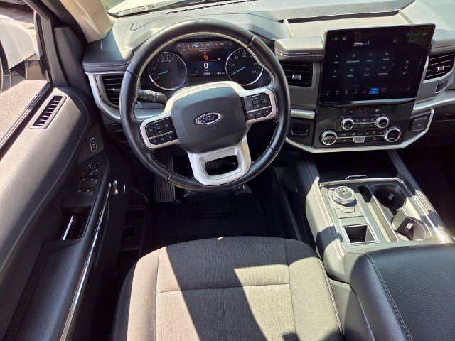 Used 2024 Ford Expedition XLT RWD image 14