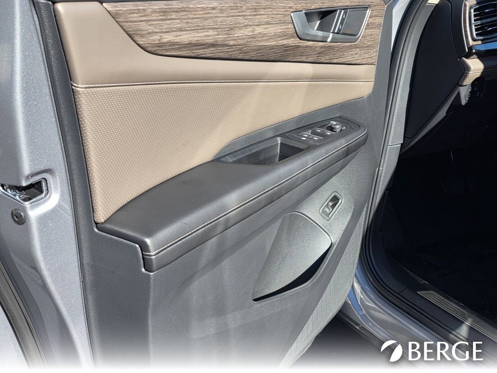 New 2026 Volkswagen Atlas SEL image 12