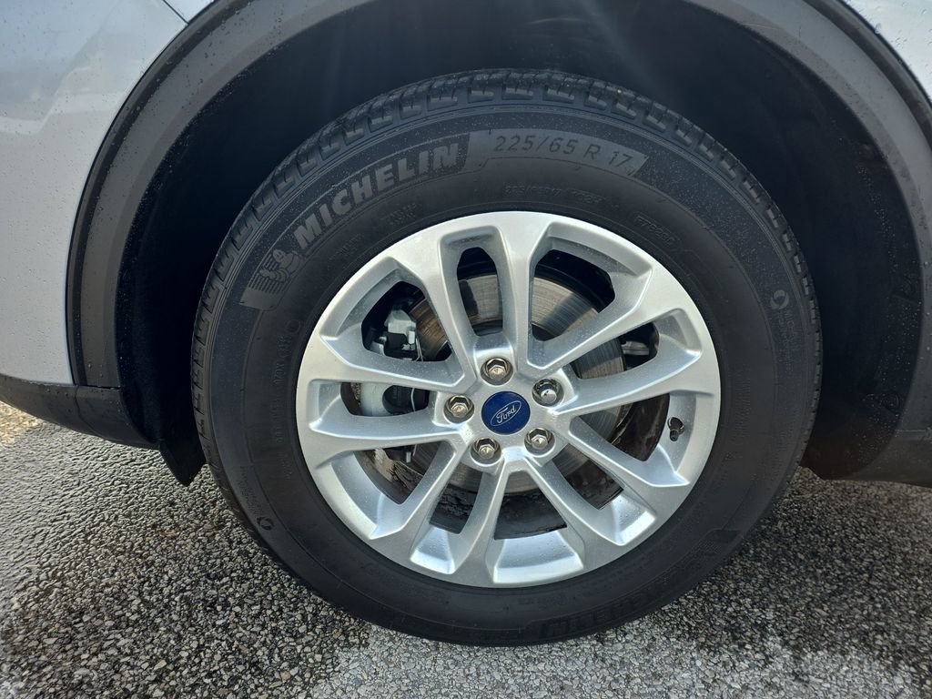 Used 2022 Ford Escape SE w/ Cold Weather Package image 10