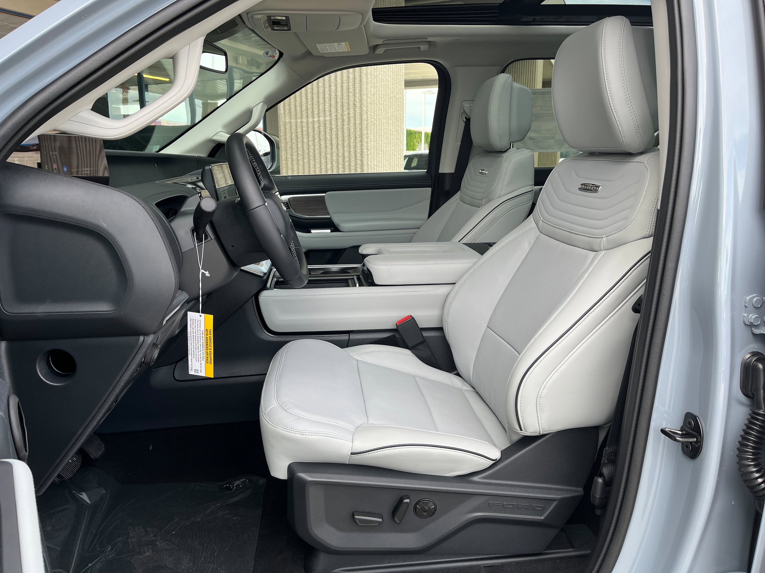 New 2026 Ford Expedition Max Platinum w/ Platinum Ultimate Package AWD/4WD image 5