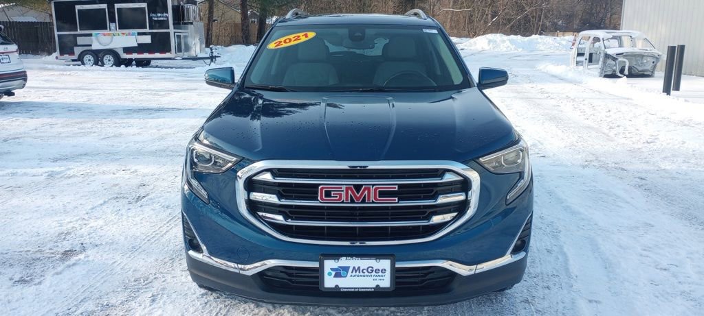Used 2021 GMC Terrain SLT w/ Infotainment Package II image 2