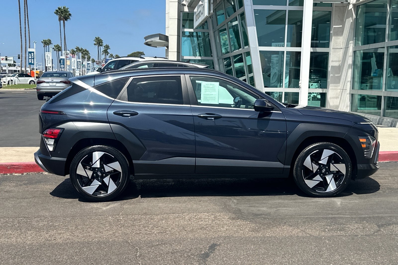 Used 2024 Hyundai Kona Limited FWD image 3