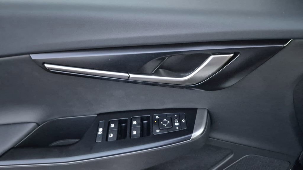 New 2025 Kia EV6 Light w/ Light LR Technology Package image 7