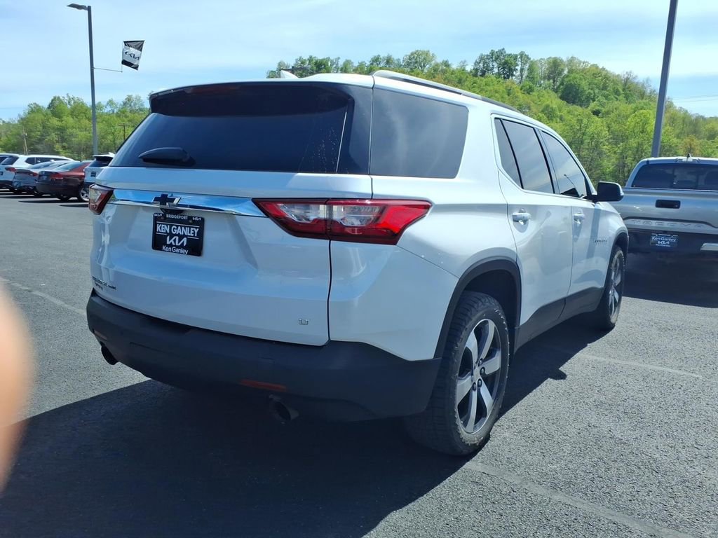 Used 2021 Chevrolet Traverse LT w/ LT Premium Package AWD/4WD image 8