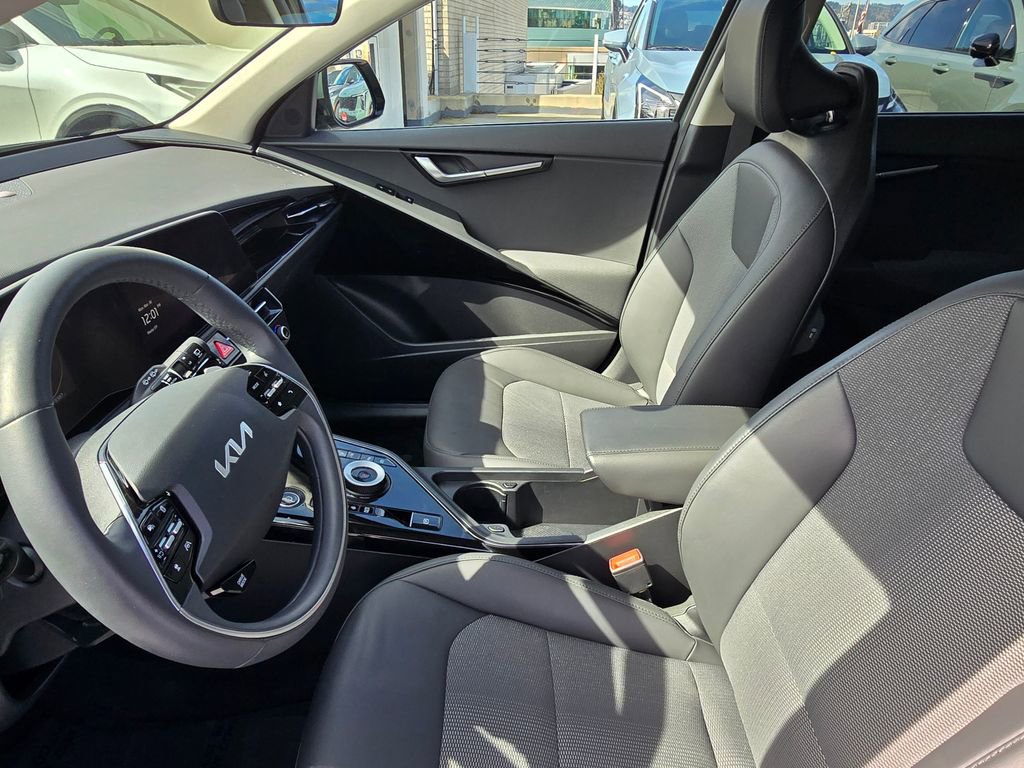Used 2023 Kia Niro Wind w/ Wind Preserve Package FWD image 22