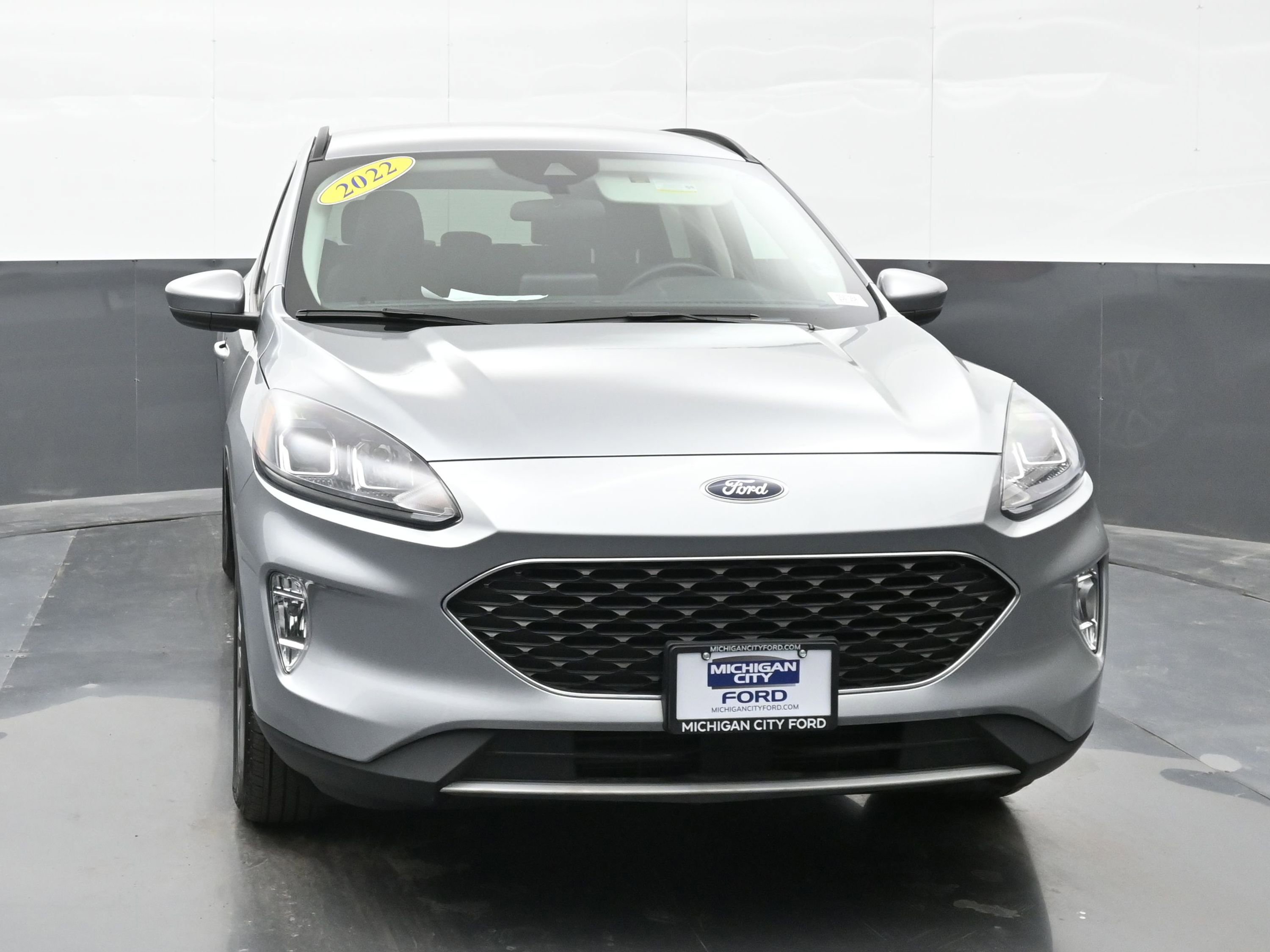 Used 2022 Ford Escape SEL image 2