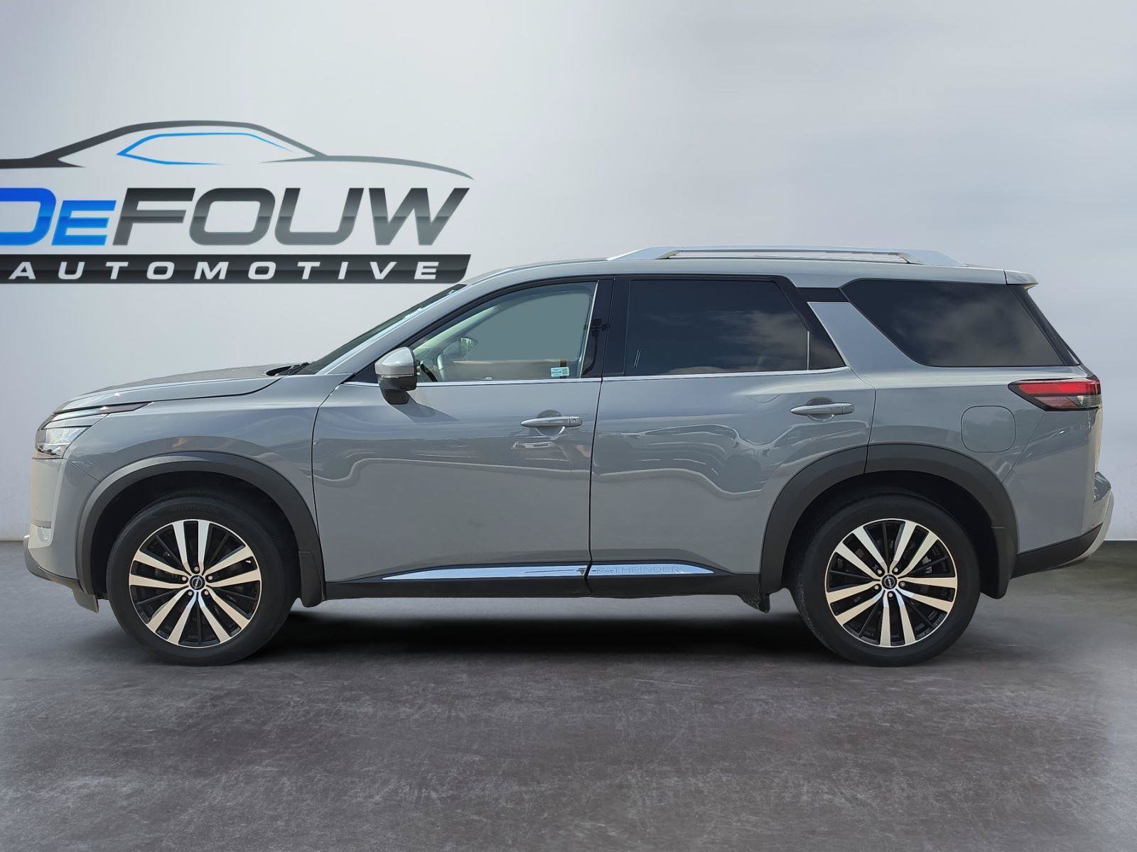 Used 2024 Nissan Pathfinder Platinum AWD/4WD image 6