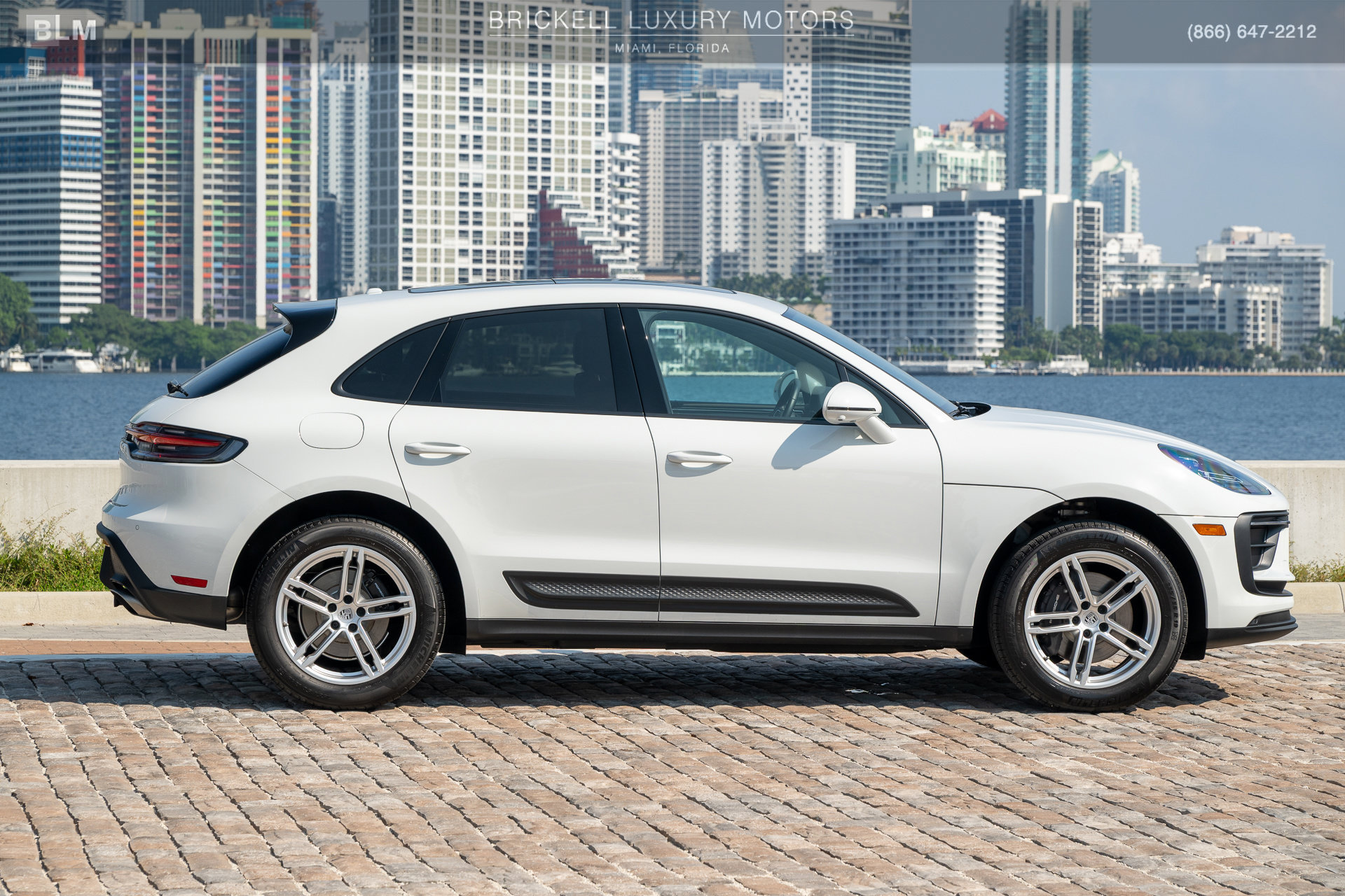 Used 2024 Porsche Macan w/ Premium Plus Package AWD/4WD image 11