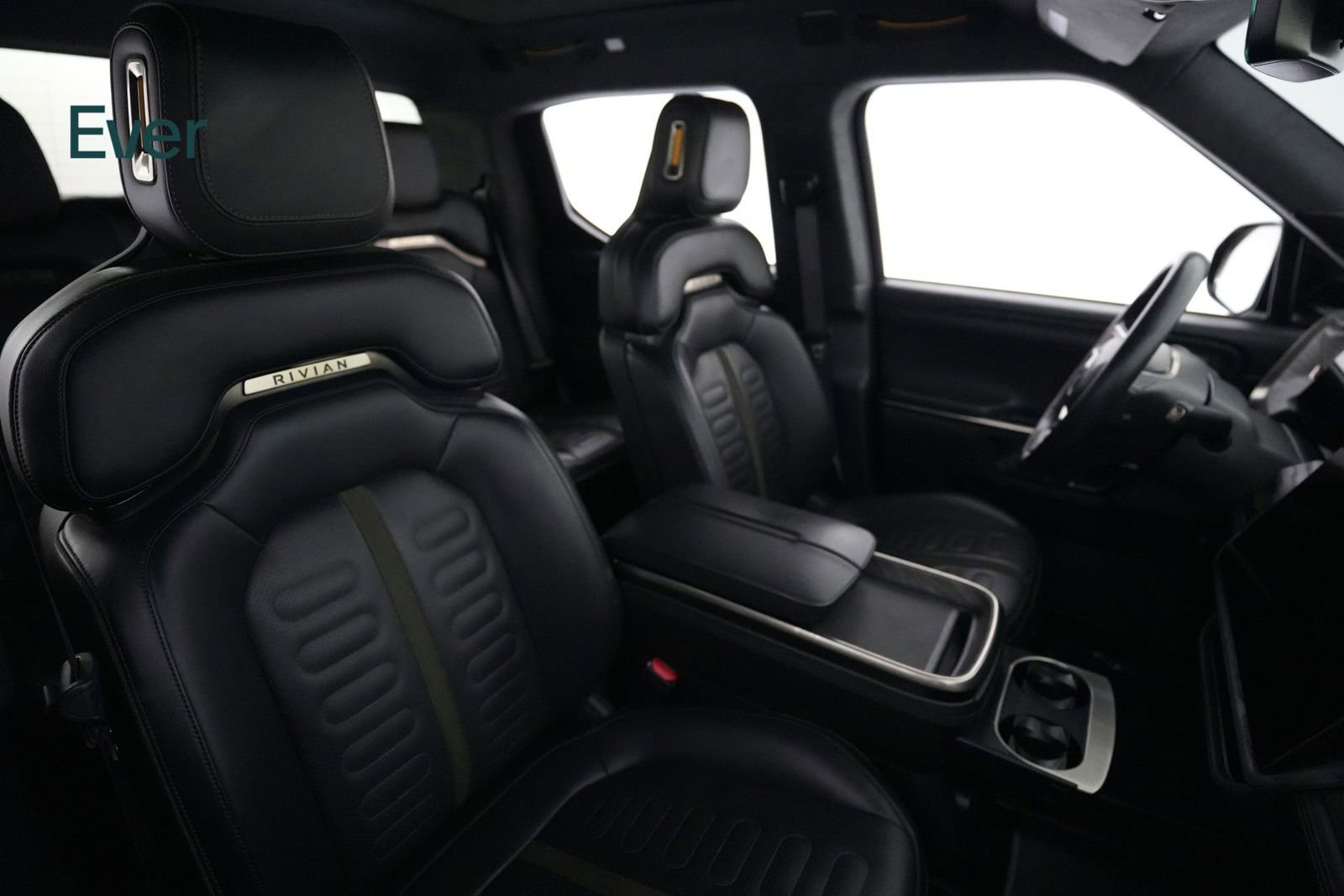 Used 2022 Rivian R1T Launch Edition image 22